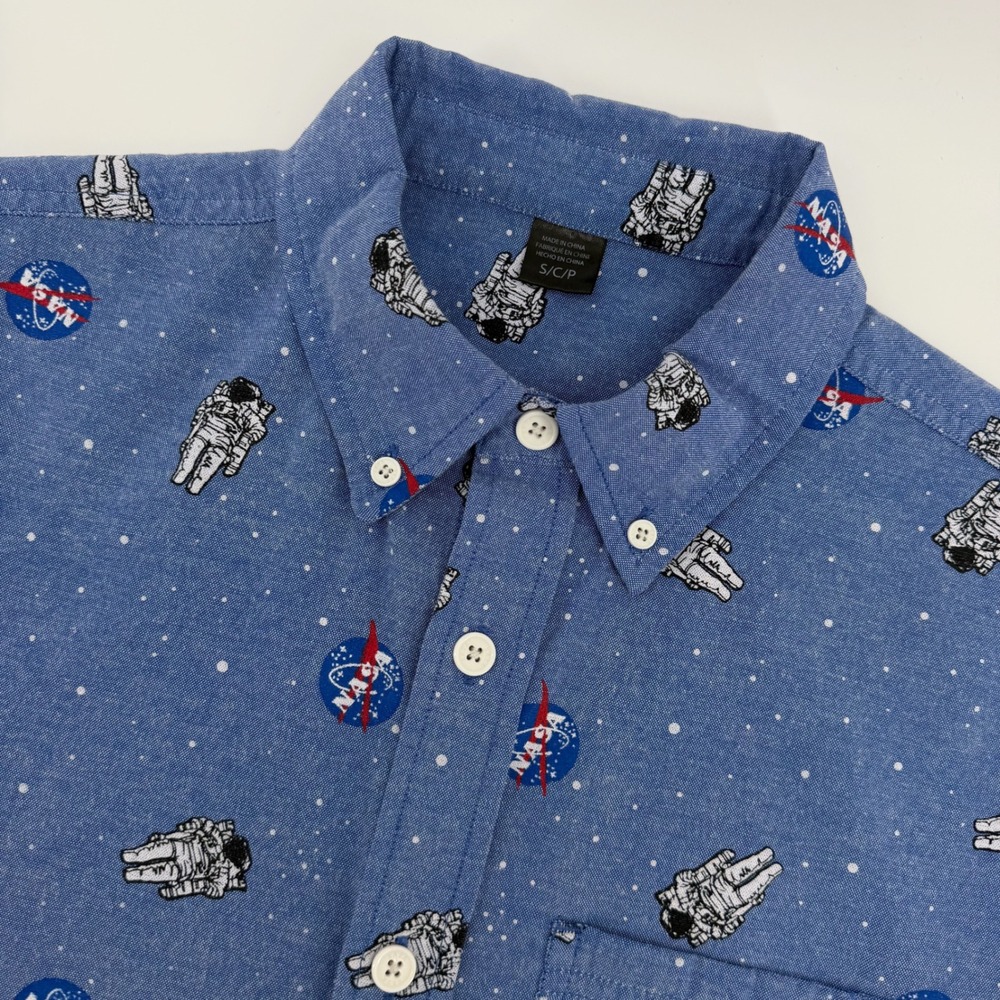 NASA Button Down Shirt Mens Small Blue Astronaut Space Logo Short Sleeve